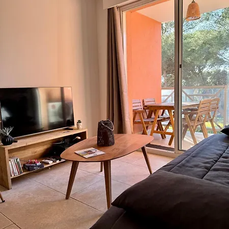 Beautiful With Pool, Golf & Beaches Appartement
